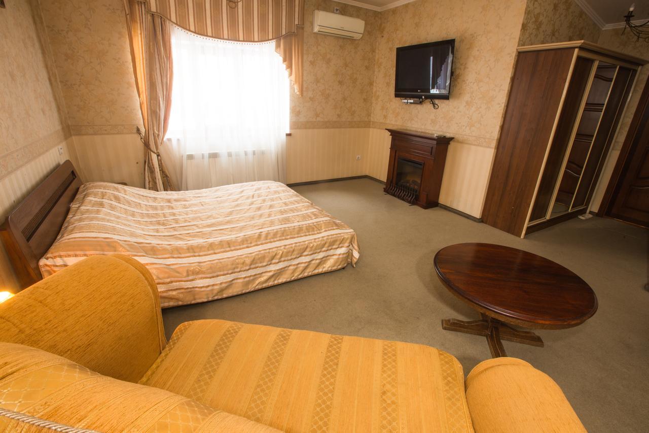 Magnat Lux Hotel Chernivtsi Luaran gambar